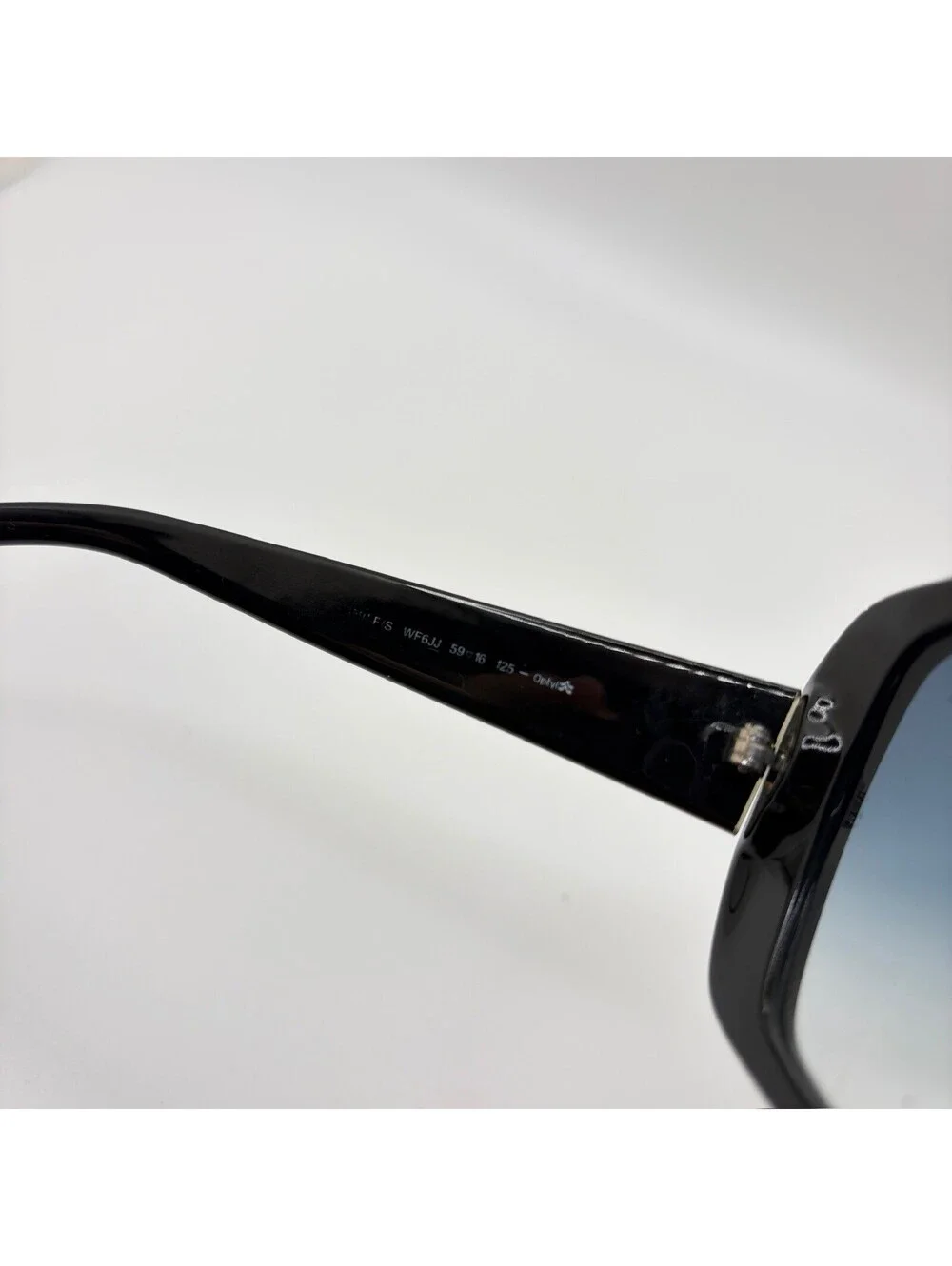 Gucci product pair